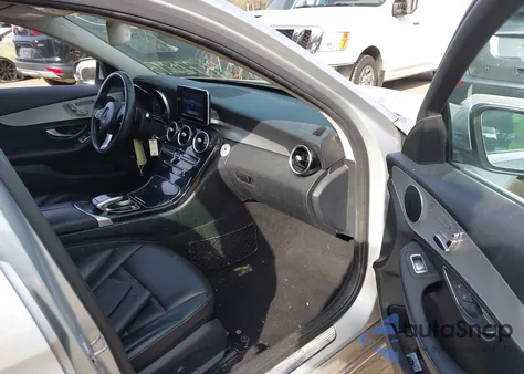 2015 Mercedes-Benz C 300 4Matic/Luxury 4Matic/Sport 4Matic z USA, uszkodzony, nr VIN 55SWF4KBXFU077028